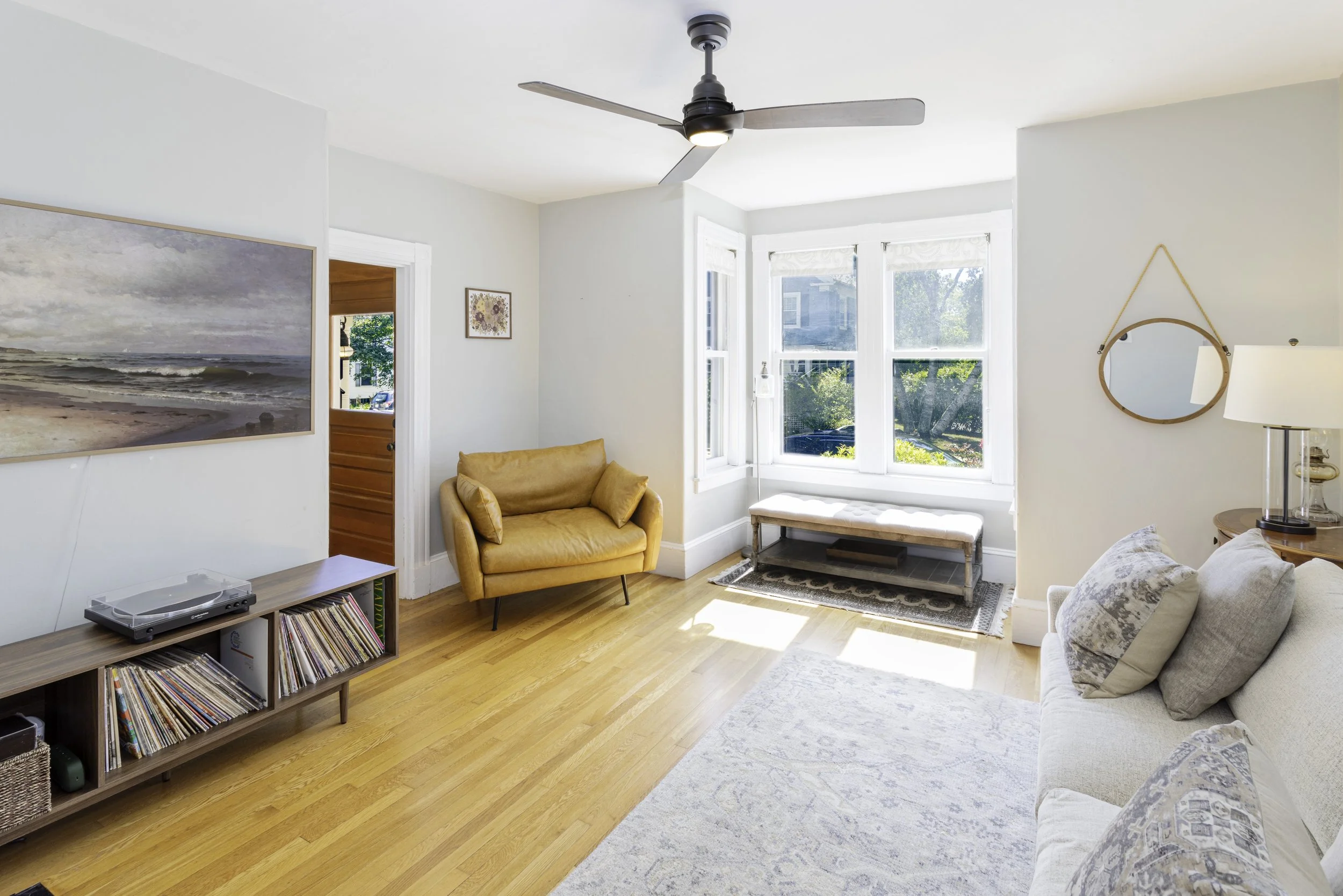 1-Living Room 1.jpg