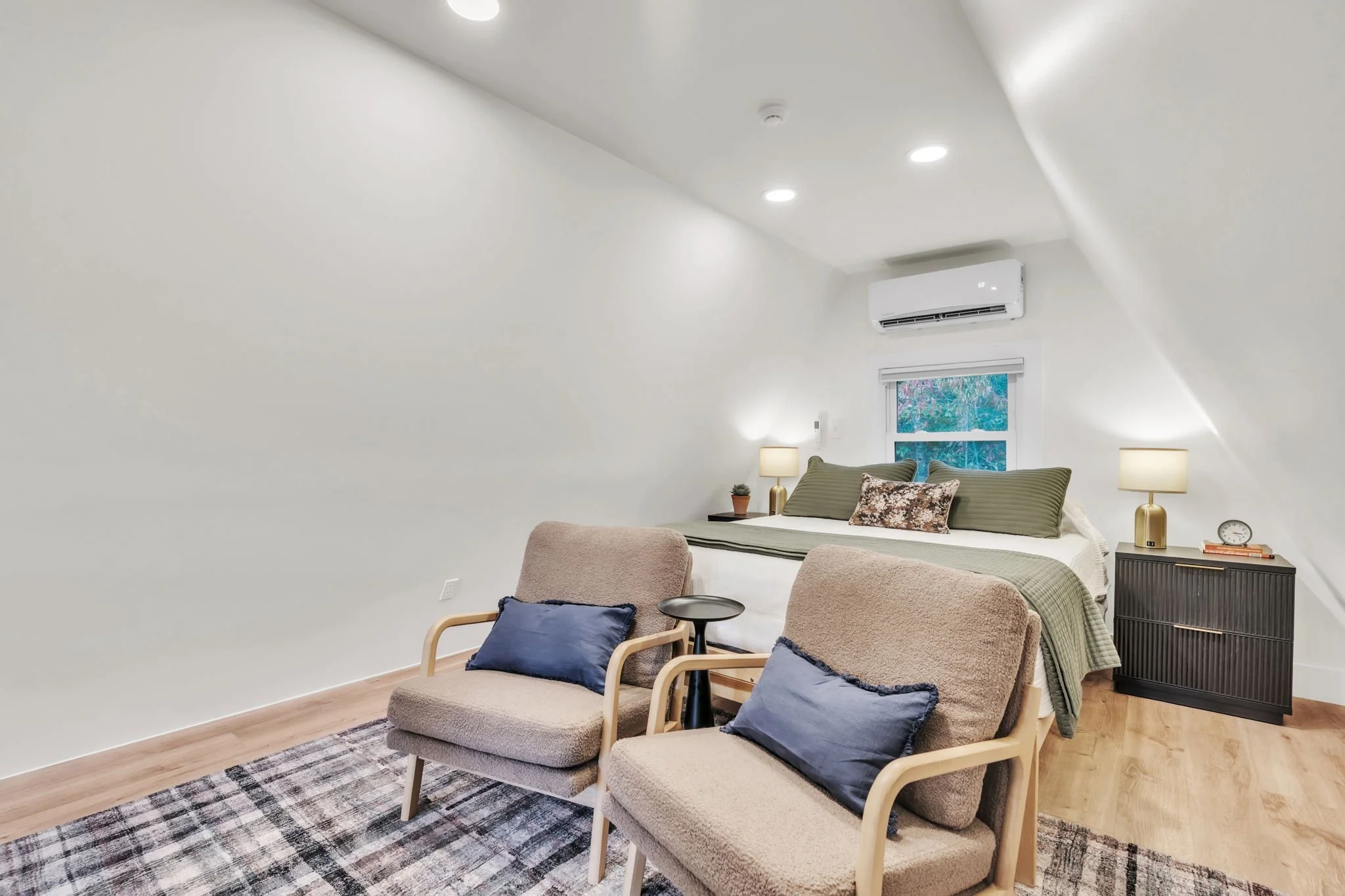 17-web-or-mls-5349-09222.jpg