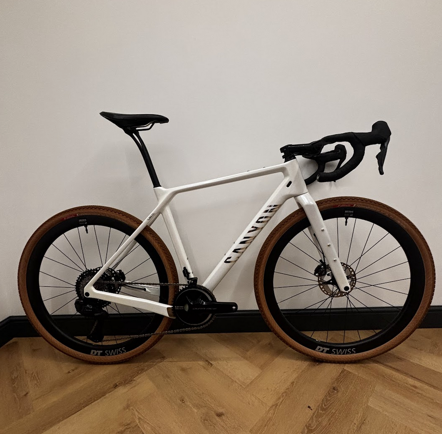 Frame sent to be re-sprayed by customer:
Strip previous then rebuild, converted to 1x with Dura Ace crankset, Silca Waxed chain, GRX long cage 12 speed wireless deraillaur, XTR Cassette 10-51T, Vittoria T50 competition tyres, Zipp CX Bar tape.