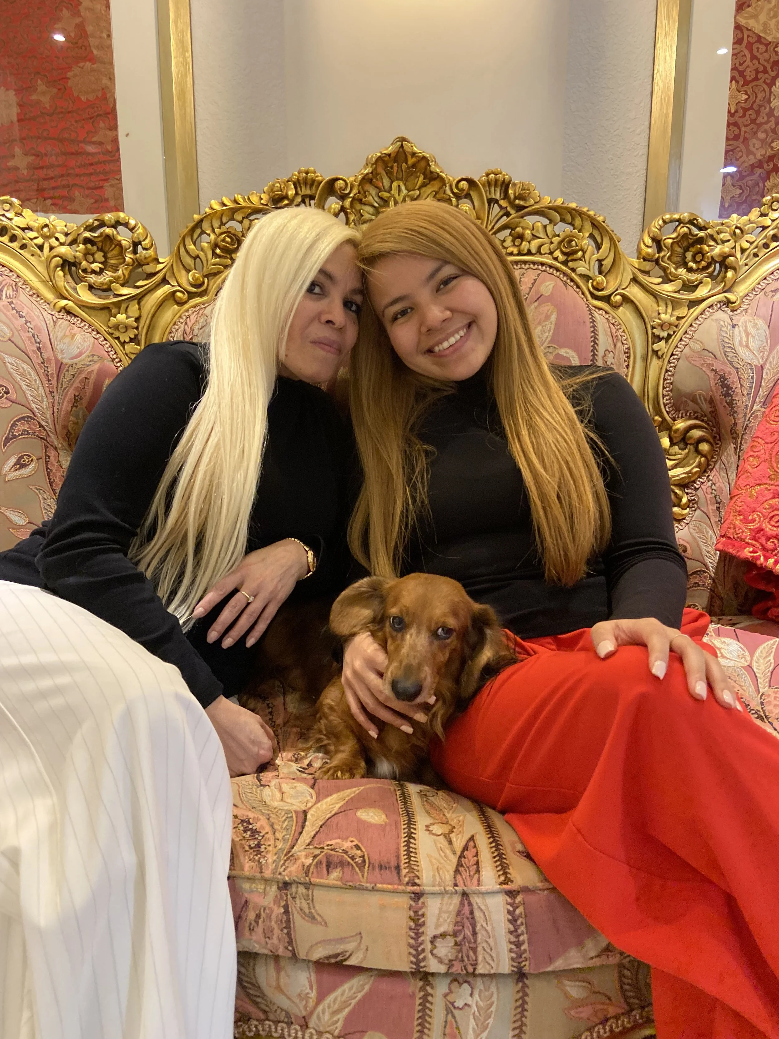 Mother (Kenia) and daughter (Kentrie) with dog (Jettie)