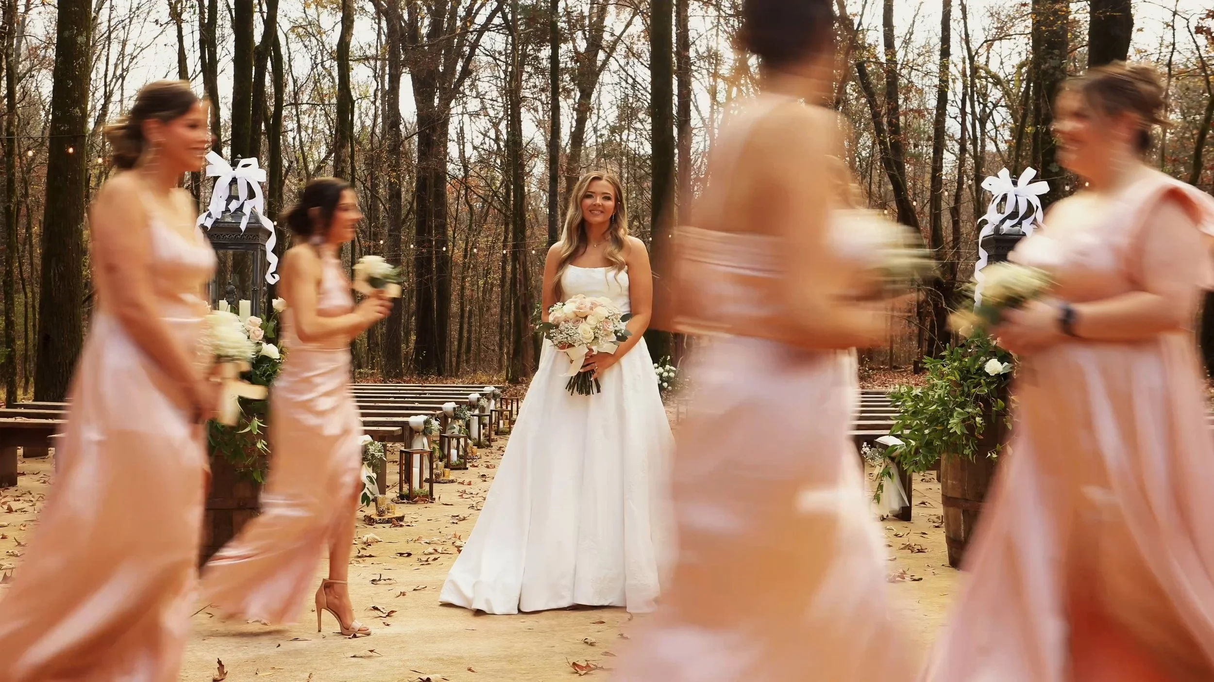 Kelsey and Gage had a beautiful outdoor November wedding in Coldwater, MS at the Wynnewood venue.