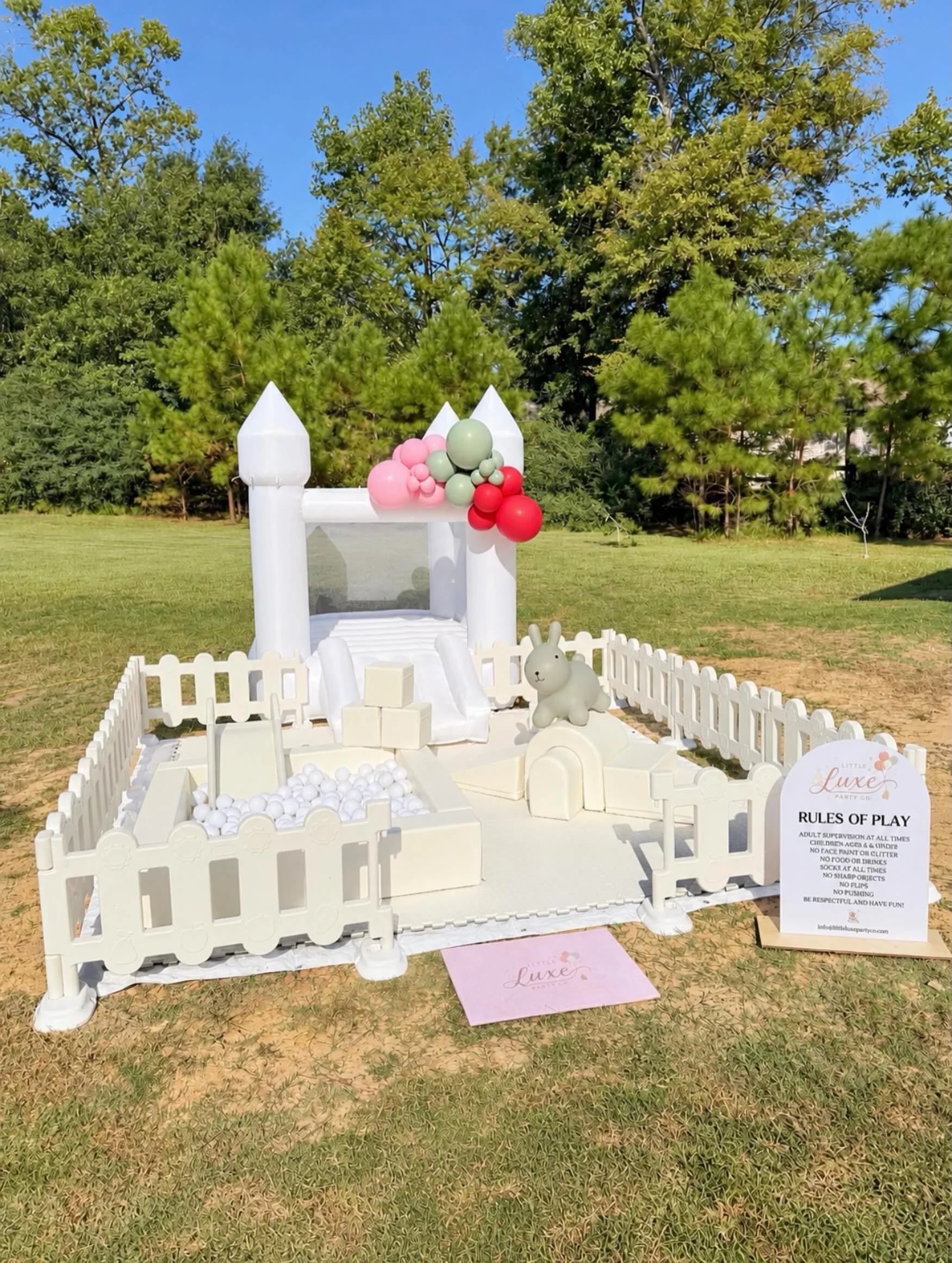 You can never go wrong with all white everything🤍✨

Looking for a fun addition to your little one&rsquo;s birthday party? Our soft play setups offer a safe and fun space for your littlest guests to explore, play, and make sweet memories!

Let us bri