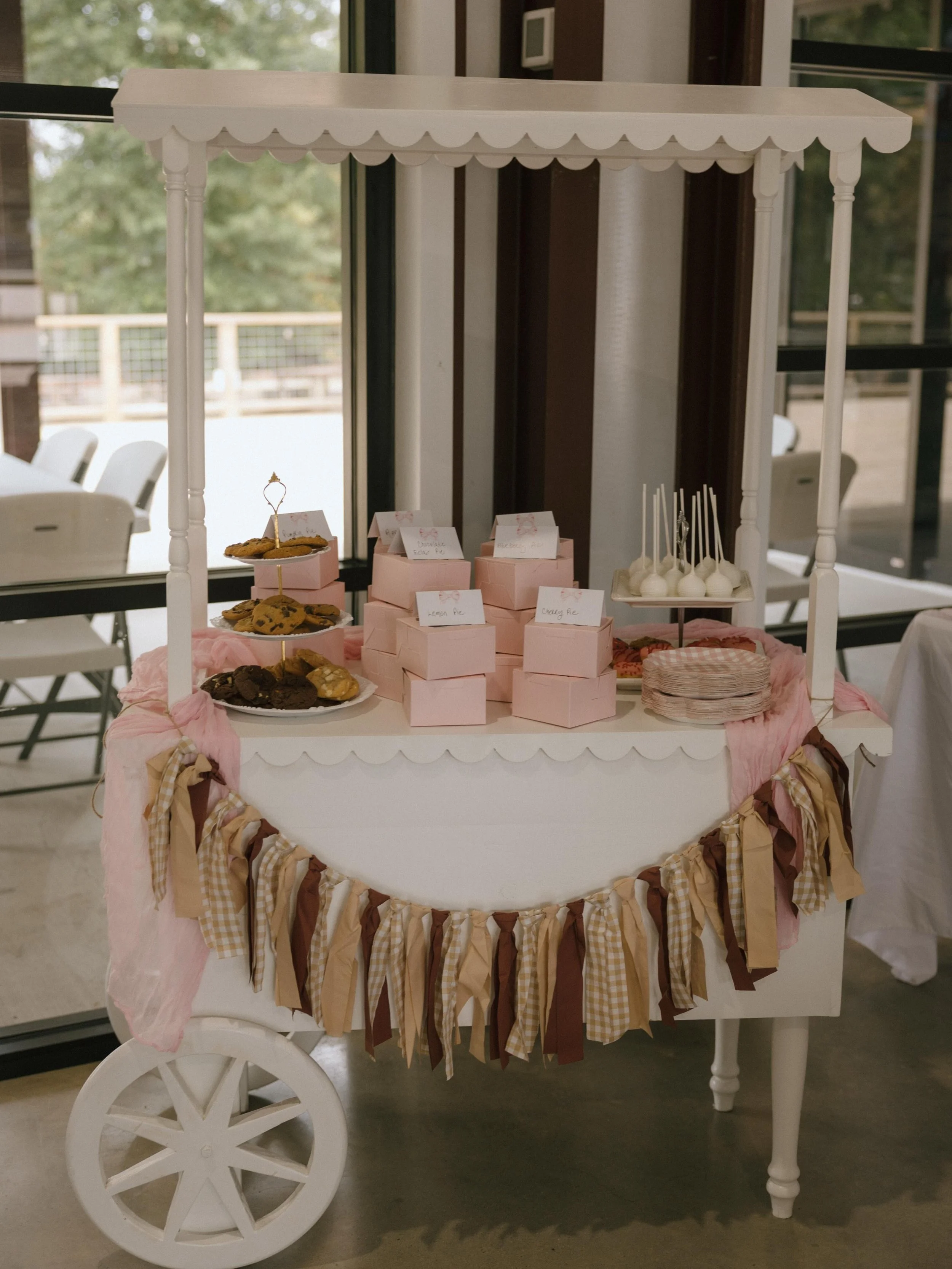 A little cart, a lot of charm! 🎀✨

The sweetest addition to any celebration! Our treat cart is the perfect way to display desserts, party favors, or sweet treats while adding an extra touch of elegance to your event. 🤍

#TreatCartRental #HoustonPar