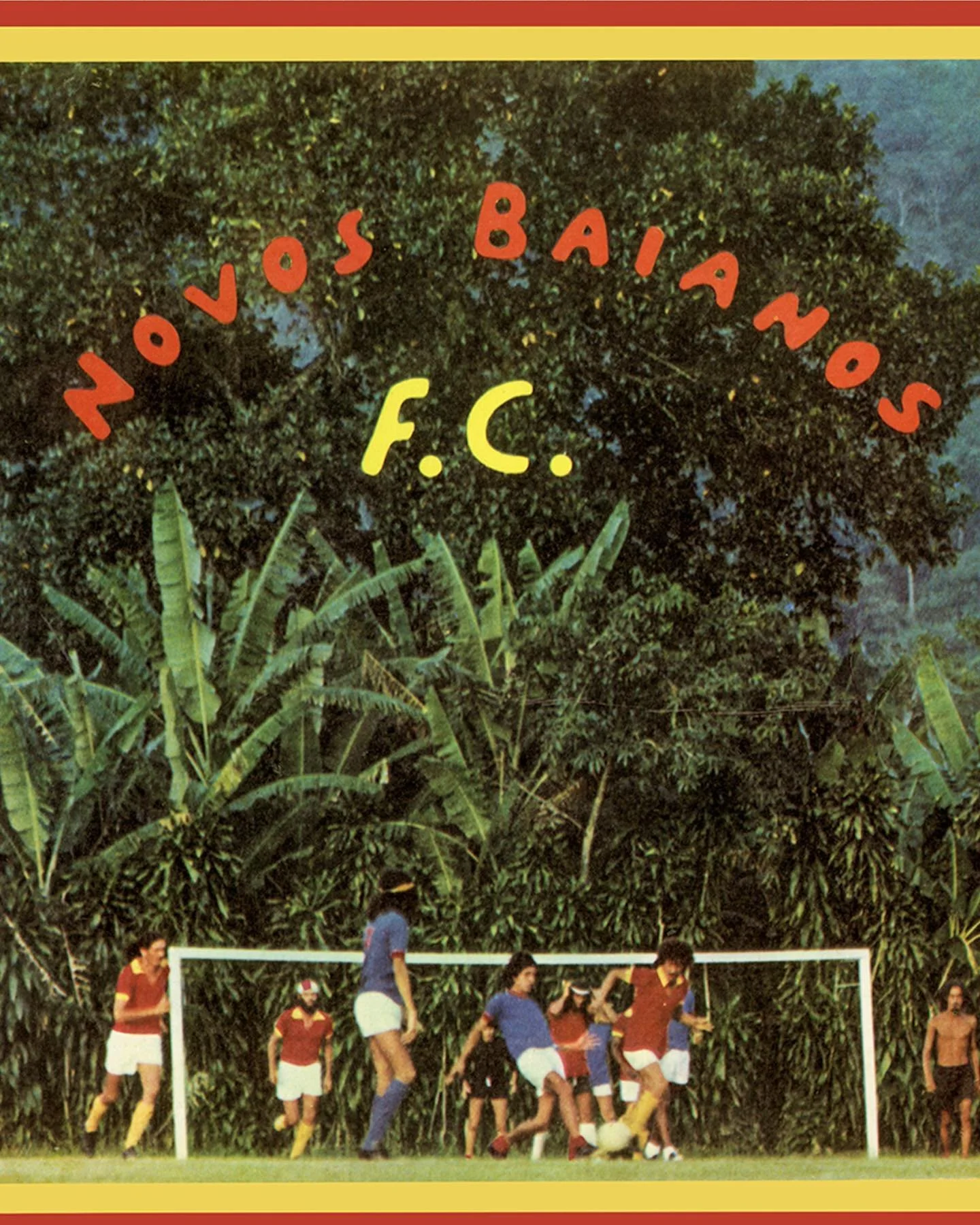 Escalado com Baby Consuelo, Morais Moreira e Paulinho Boca de Cantor, Pepeu Gomes, Jorginho, Baixinho e Dadi, Bolacha, o time dos Novos Baianos F. C. encantou o Brasil com sua harmonia e entrosamento sem iguais, assim como aquela sele&ccedil;&atilde;