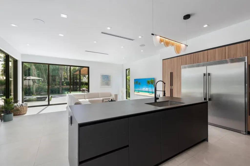 imgi_83_villa-republic-sapphire-miami-055-1024x683.webp