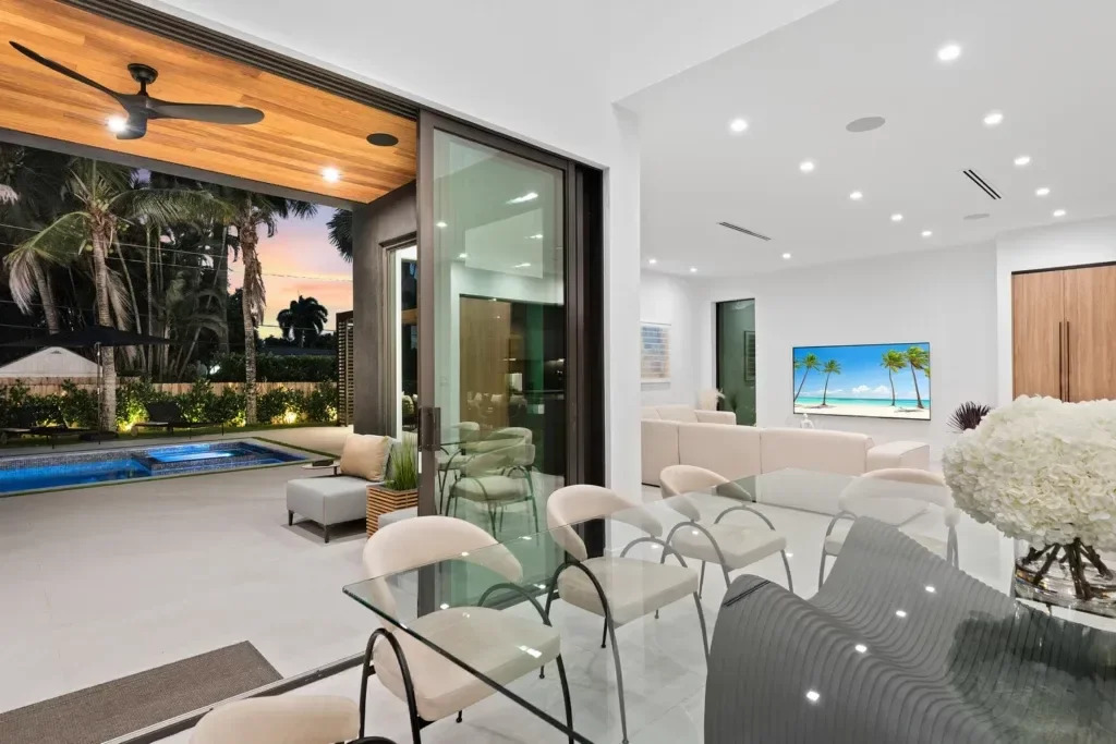 imgi_90_villa-republic-sapphire-miami-048-1024x683.webp