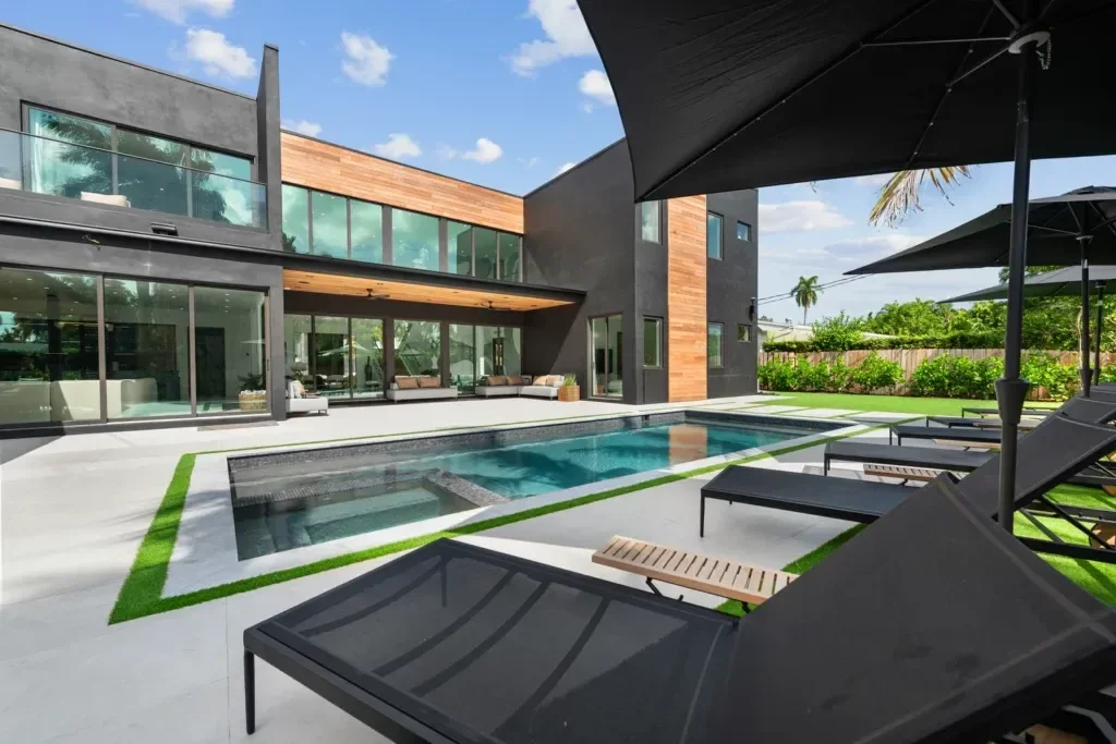 imgi_104_villa-republic-sapphire-miami-034-1024x683.webp