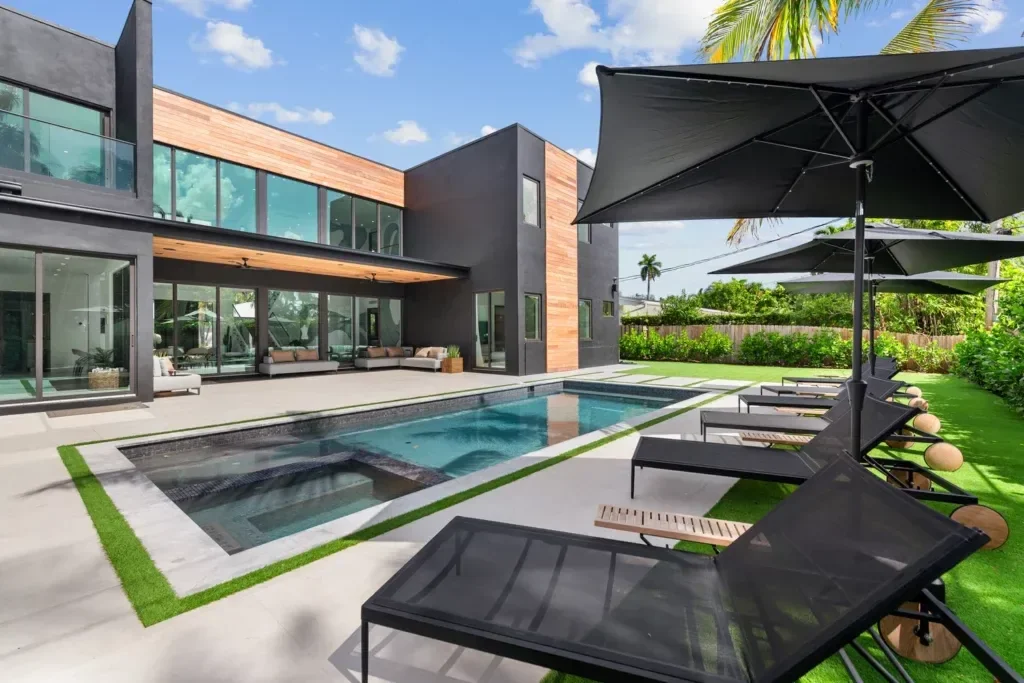 imgi_106_villa-republic-sapphire-miami-032-1024x683.webp