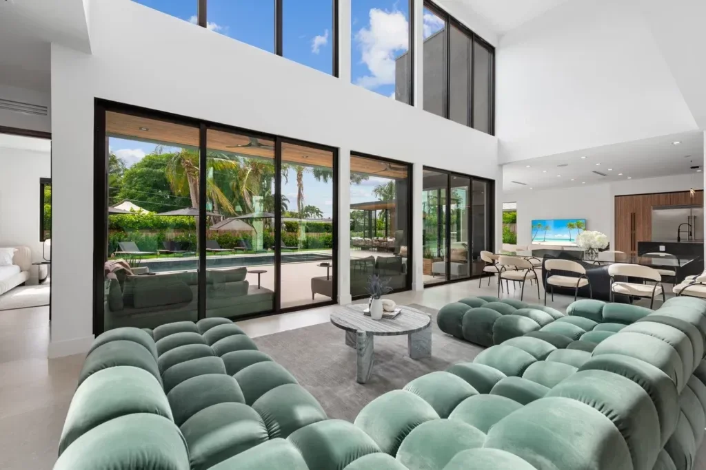 imgi_95_villa-republic-sapphire-miami-043-1024x683.webp