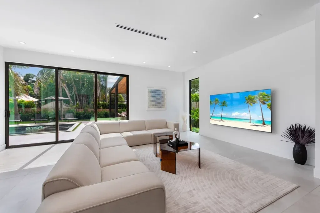 imgi_88_villa-republic-sapphire-miami-050-1024x683.webp