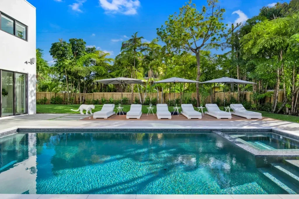 imgi_97_villa-republic-miami-villa-emerald-023-1024x682.webp