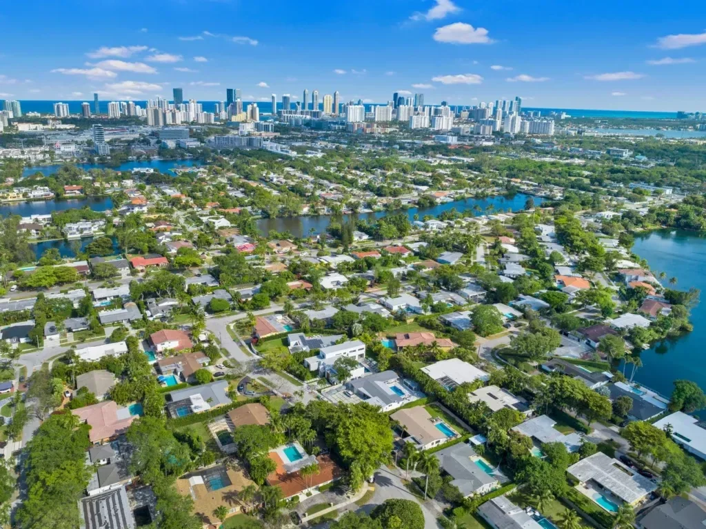imgi_111_villa-republic-miami-villa-emerald-071-1024x767.webp