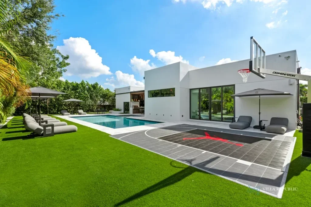 imgi_103_VillaRepublicMiami-VillaMaya-NorthMiamiBeach-11-1024x683.webp