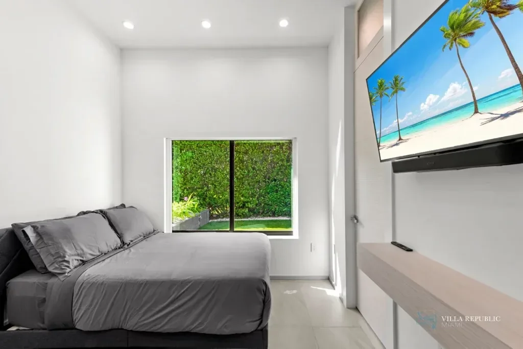 imgi_11_VillaRepublicMiami-VillaMaya-NorthMiamiBeach-67-1024x683.webp