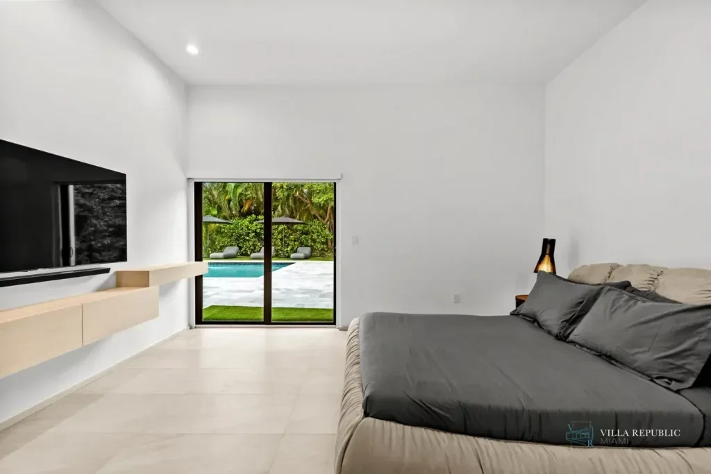 imgi_18_VillaRepublicMiami-VillaMaya-NorthMiamiBeach-60-1024x683.webp