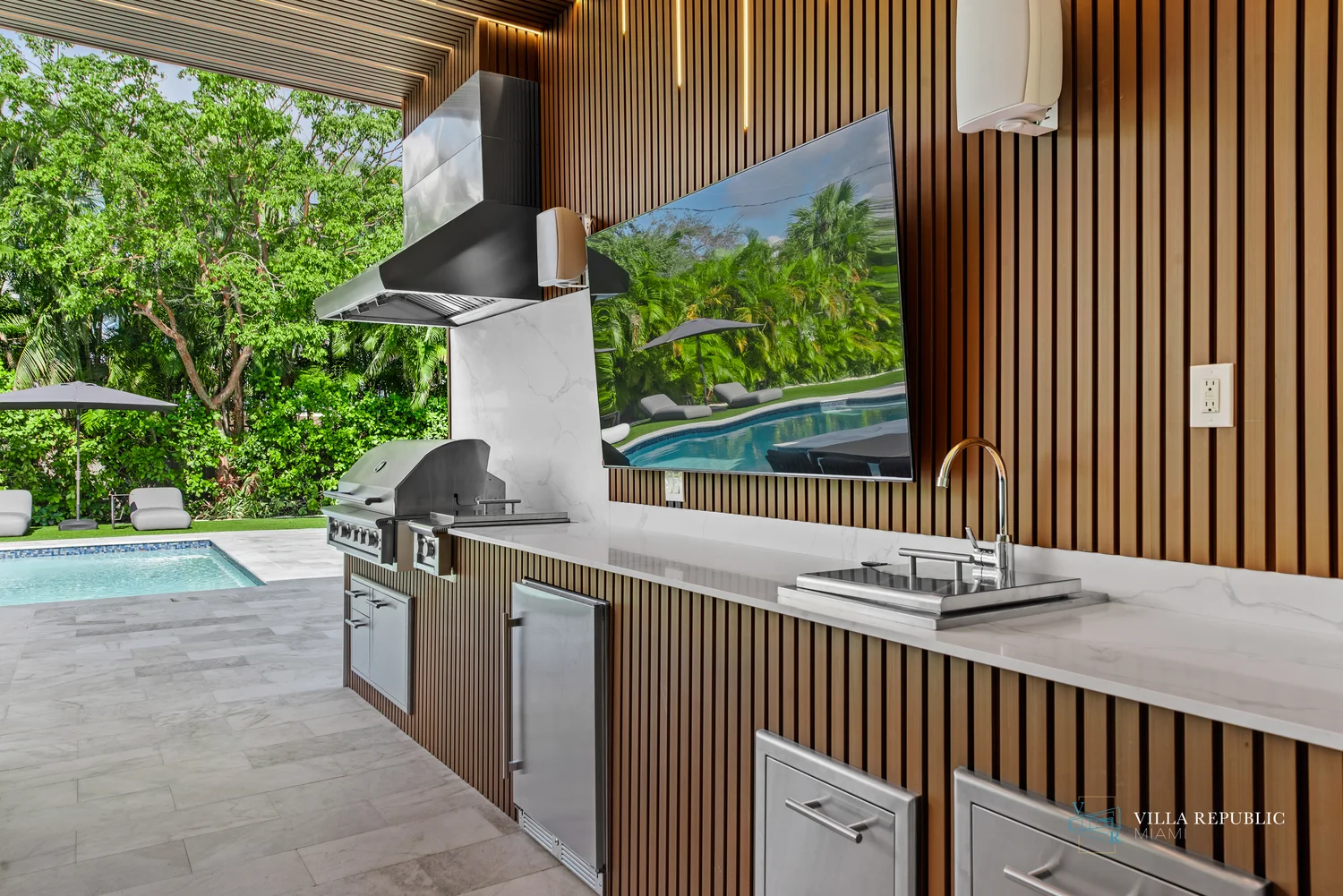 imgi_22_VillaRepublicMiami-VillaMaya-NorthMiamiBeach-19.png