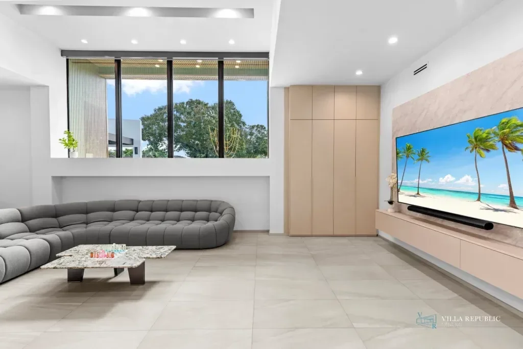imgi_81_VillaRepublicMiami-VillaMaya-NorthMiamiBeach-33-1024x683.webp