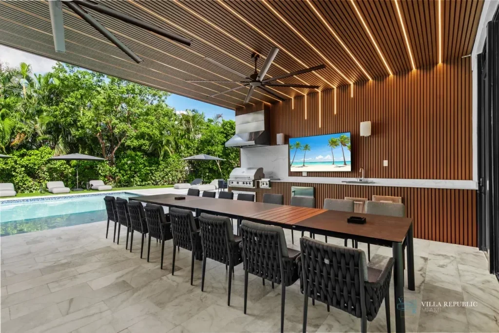 imgi_99_VillaRepublicMiami-VillaMaya-NorthMiamiBeach-15-1024x683.webp