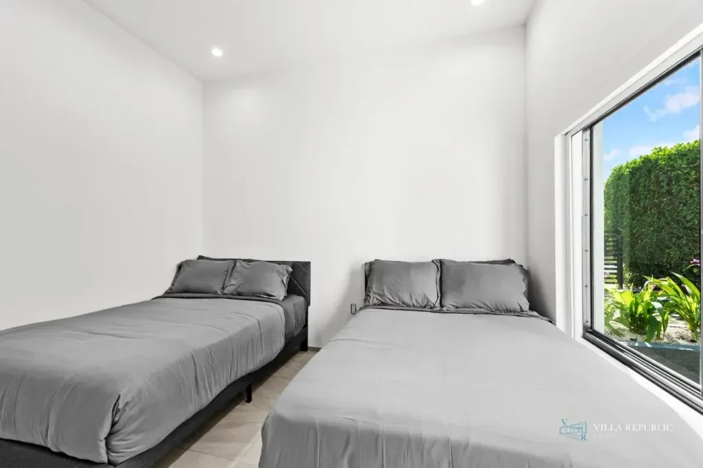 imgi_12_VillaRepublicMiami-VillaMaya-NorthMiamiBeach-66-1024x683.webp