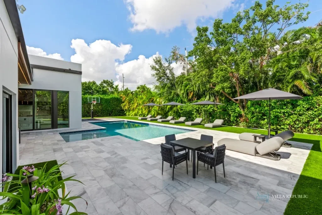 imgi_106_VillaRepublicMiami-VillaMaya-NorthMiamiBeach-7-1024x683.webp