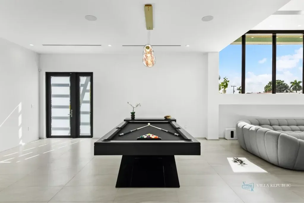 imgi_86_VillaRepublicMiami-VillaMaya-NorthMiamiBeach-28-1024x683.webp