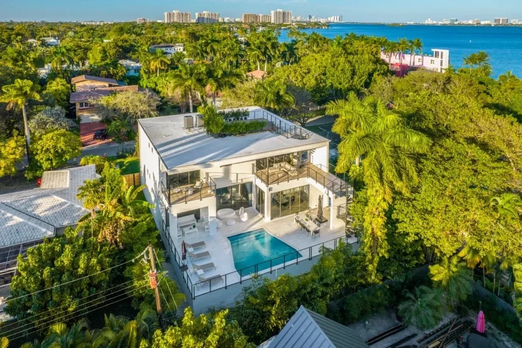 imgi_13_villa-republic-miami-villa-summercrest-0102-1024x682.webp