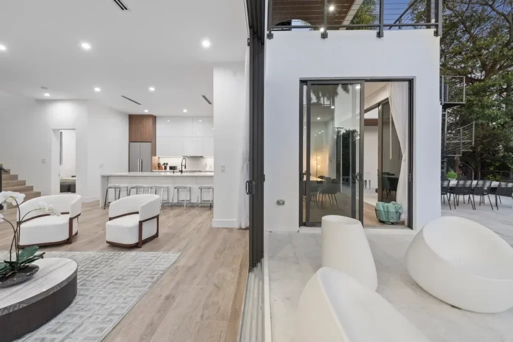 imgi_122_villa-republic-miami-villa-summercrest-032-1024x684.webp