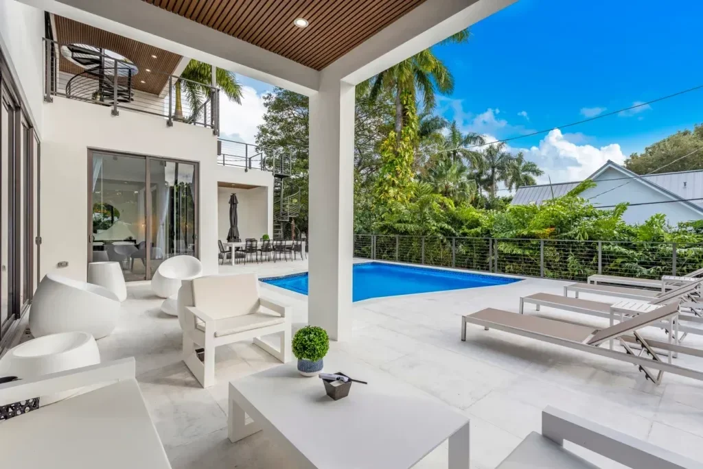 imgi_7_villa-republic-miami-villa-summercrest-02-1024x684.webp