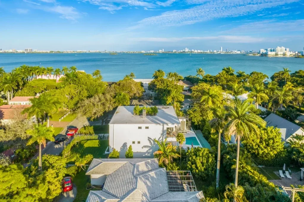imgi_20_villa-republic-miami-villa-summercrest-095-1024x682.webp