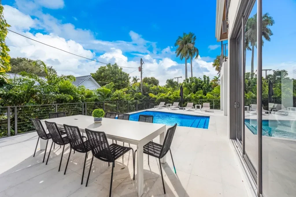 imgi_137_villa-republic-miami-villa-summercrest-017-1024x684.webp