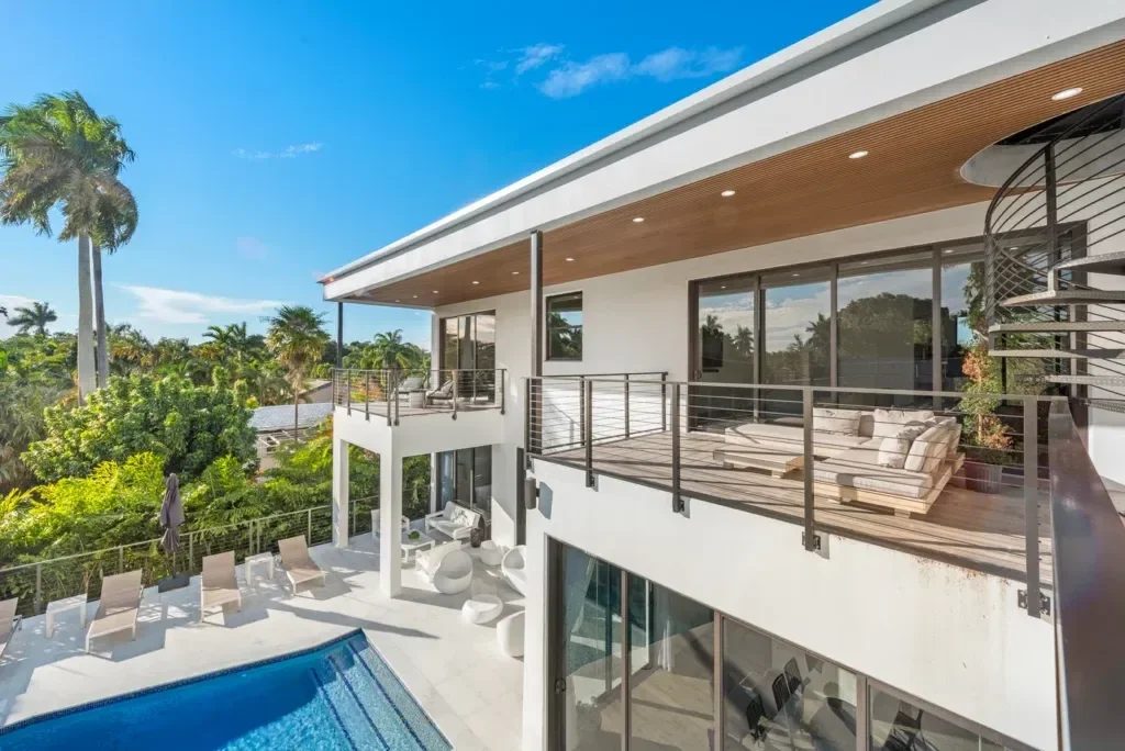 imgi_149_villa-republic-miami-villa-summercrest-04-1024x684.webp