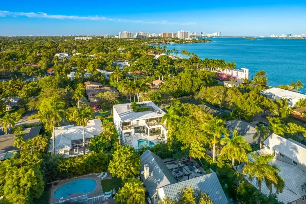 imgi_15_villa-republic-miami-villa-summercrest-0100-1024x682.webp