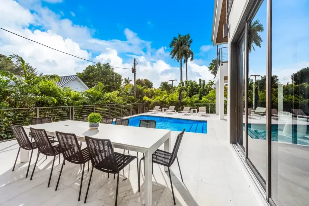 imgi_133_villa-republic-miami-villa-summercrest-021-1024x684.webp