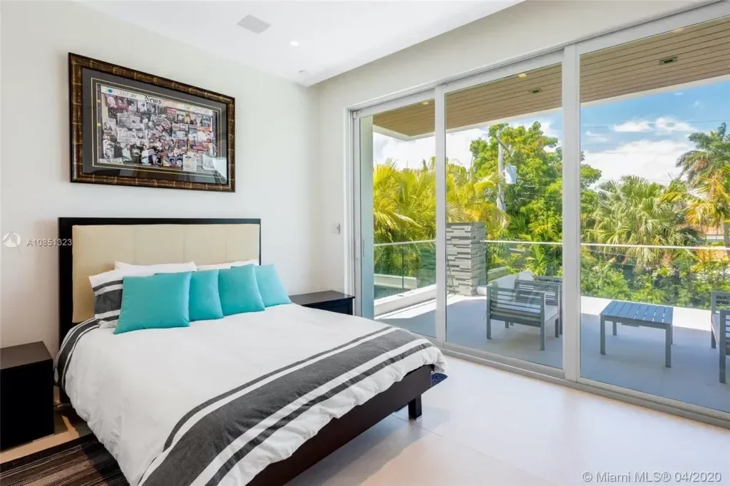 imgi_58_villa-republic-miami-villa-hazel-020-1024x682.webp