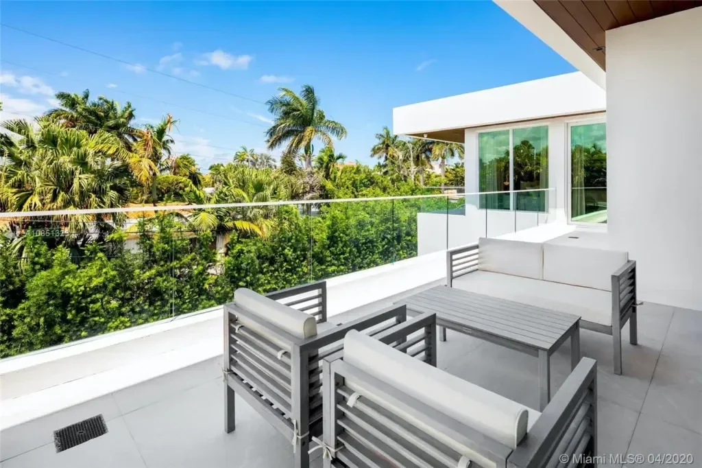 imgi_56_villa-republic-miami-villa-hazel-022-1024x682.webp