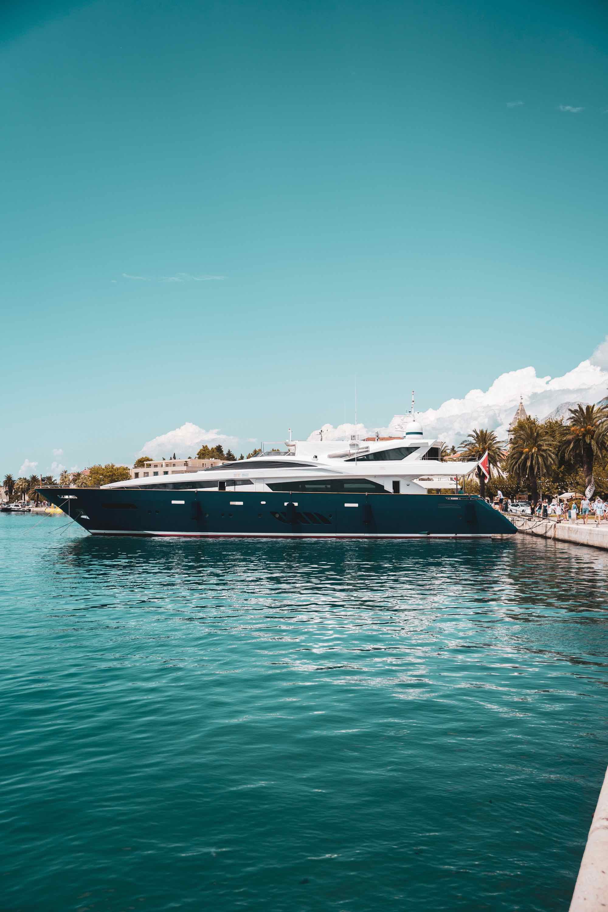 The Ultimate Miami Waterfront Villa Experience: Luxury Living on the Water