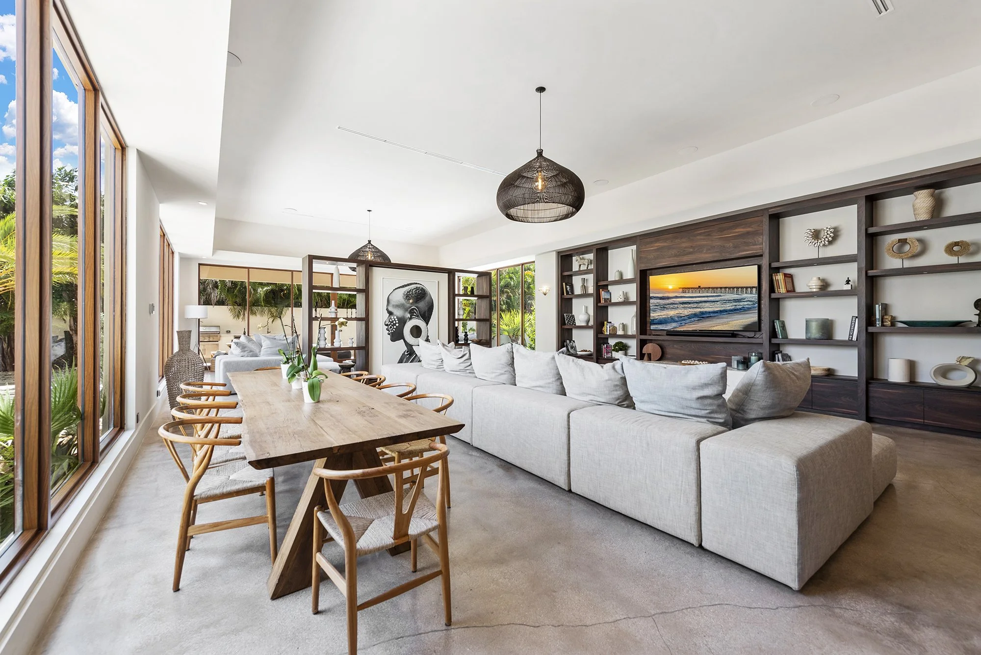 17-villa-dining.jpg