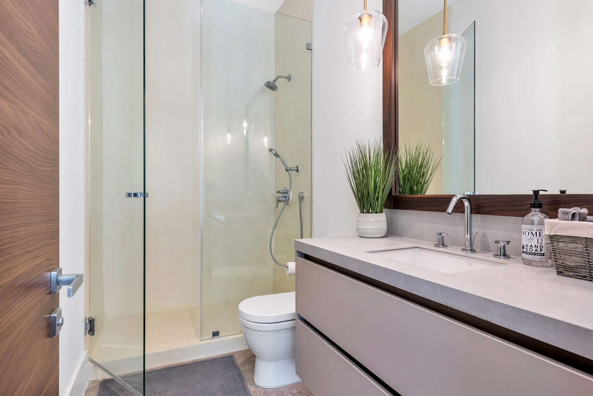 51-villa-guest-bathroom.jpg