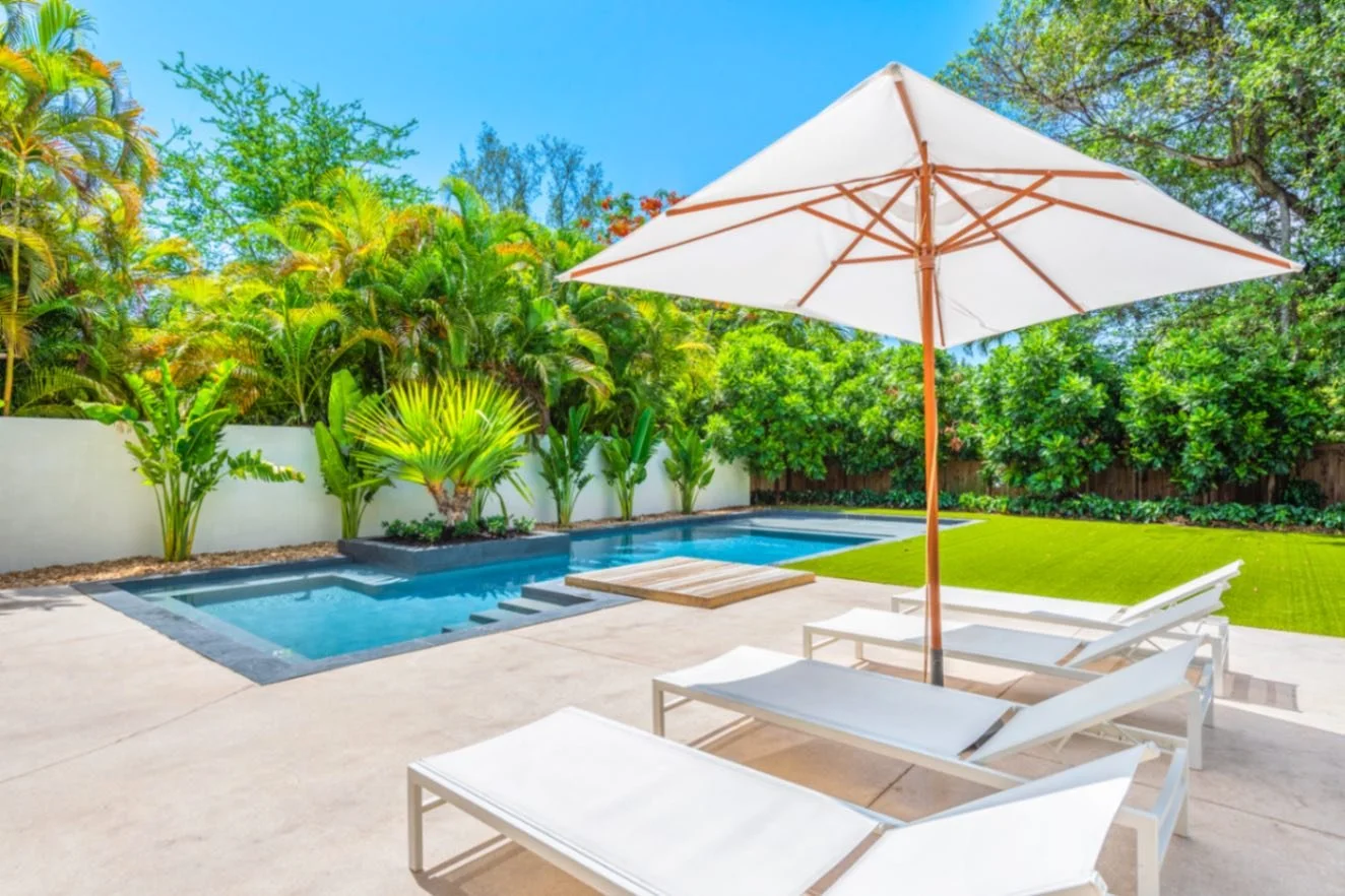 jpeg-optimizer_03-villa-backyard-pool.jpg