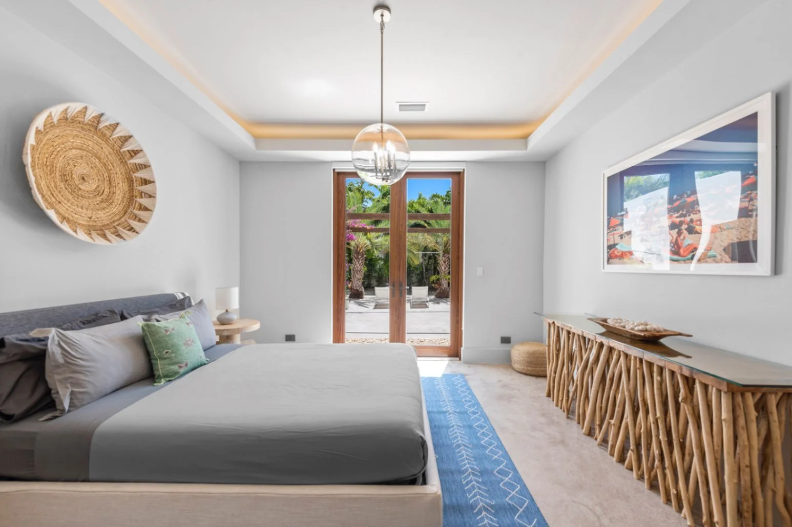 jpeg-optimizer_50-villa-guest-bedroom.jpg