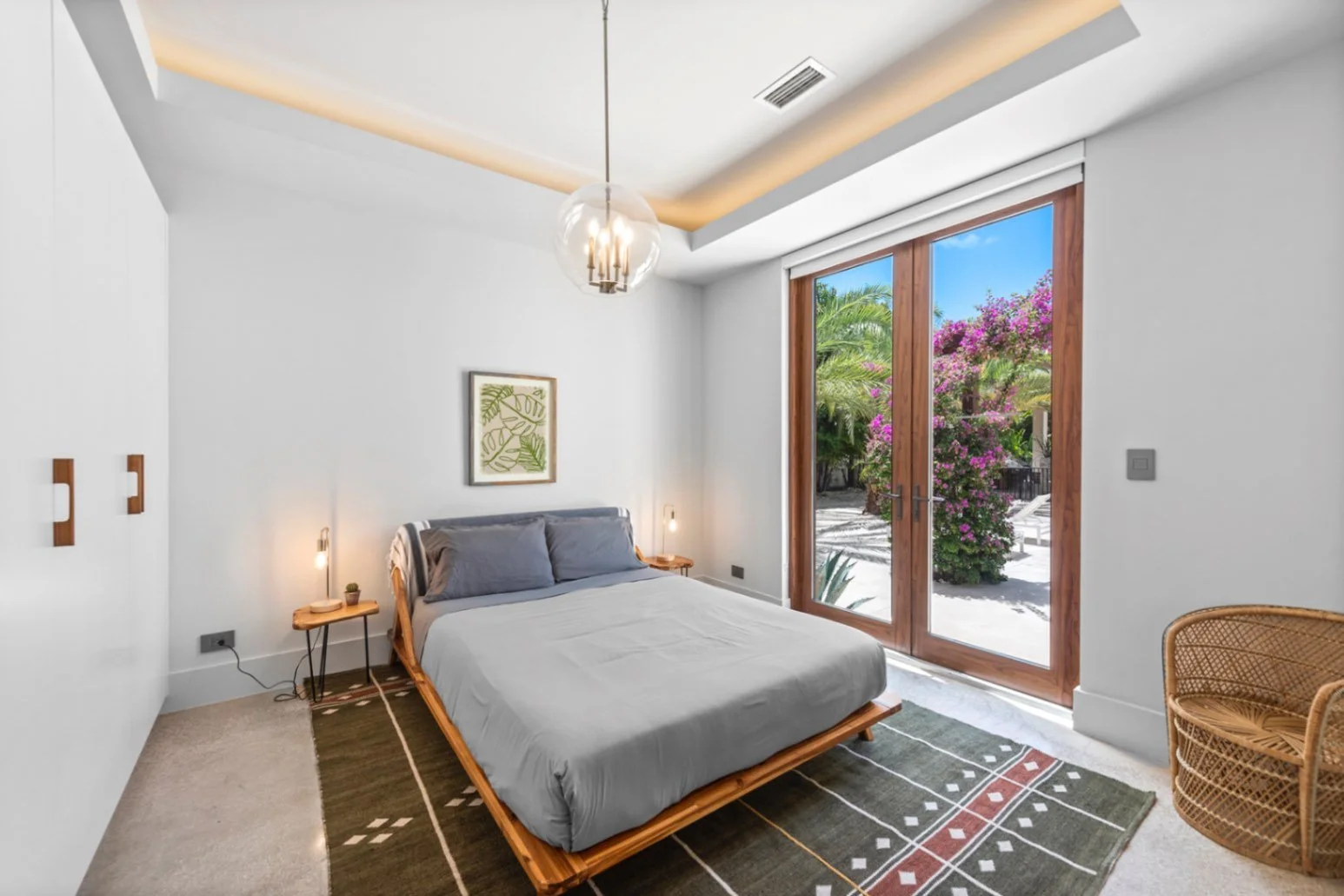 jpeg-optimizer_52-villa-guest-bedroom.jpg
