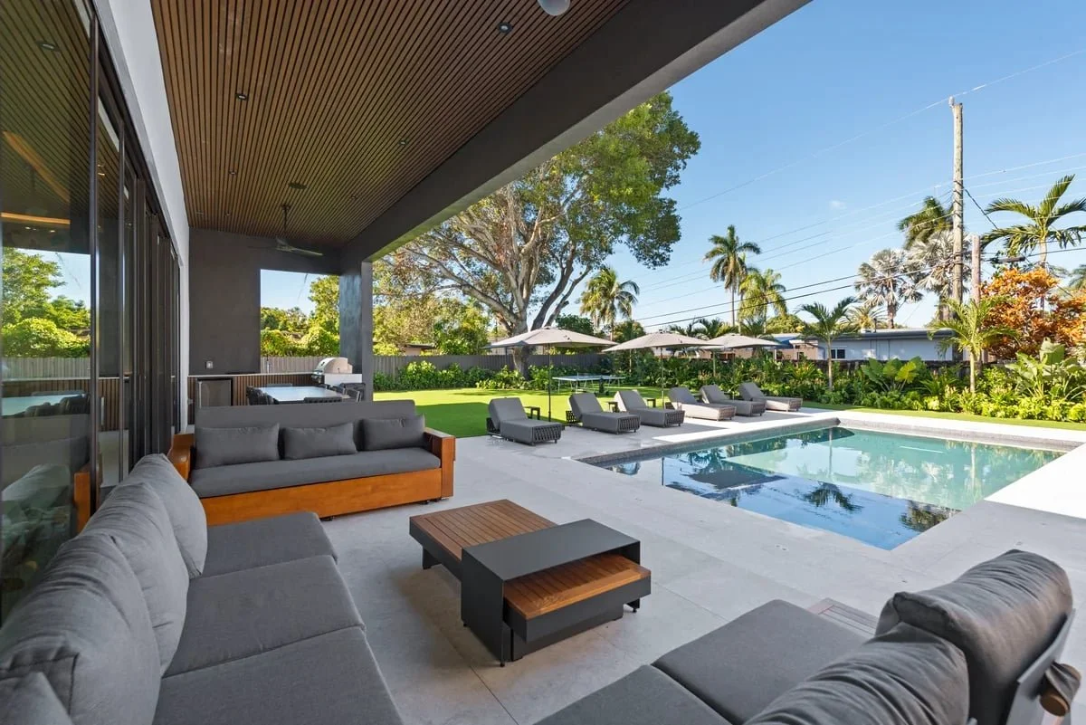 imgi_28_villa-republic-miami-villa-ruby-05_compressed.jpg