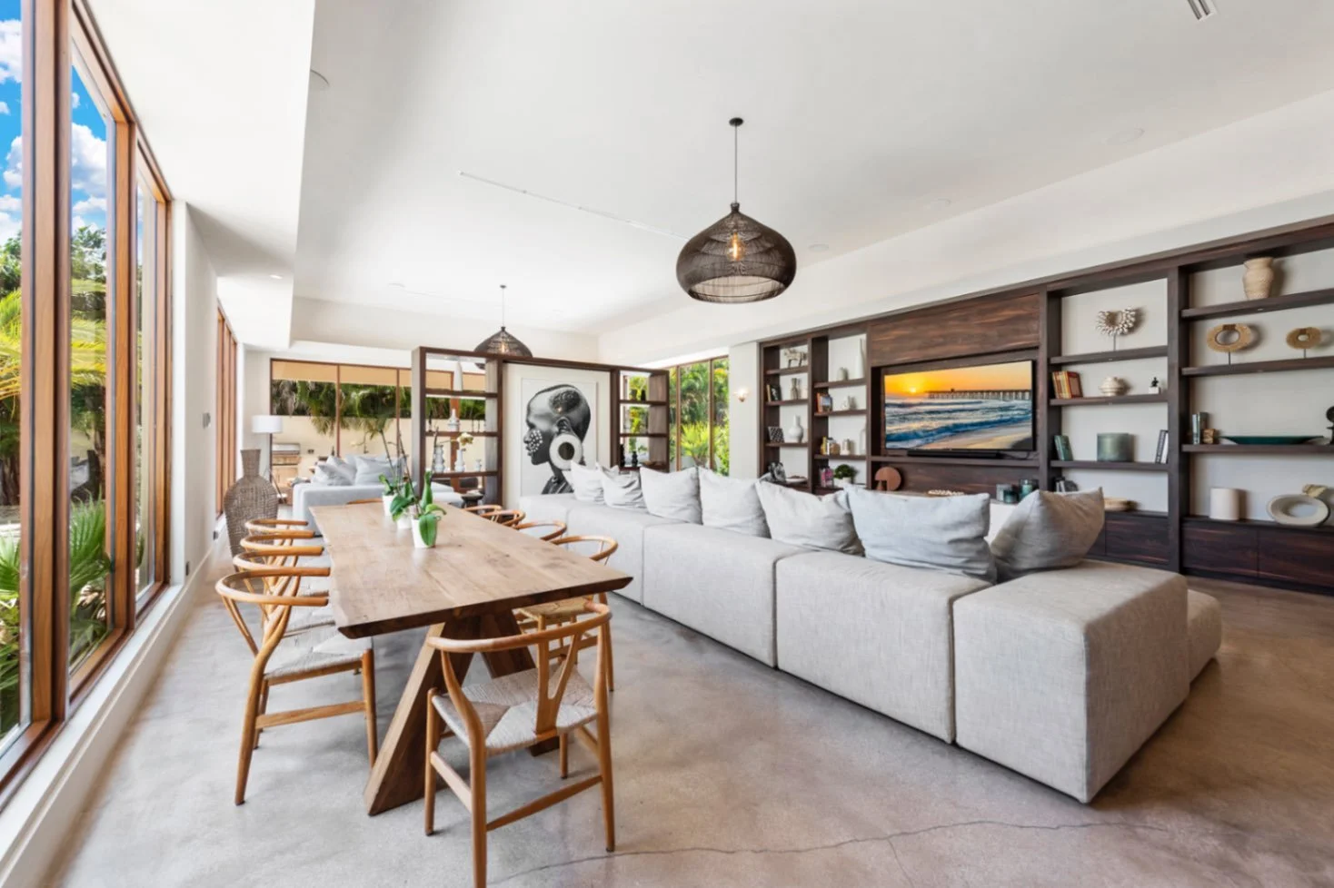 jpeg-optimizer_17-villa-dining.jpg