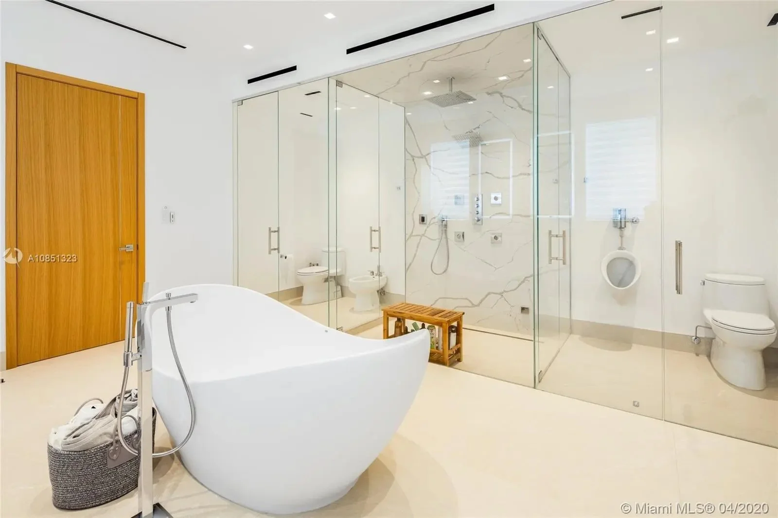 imgi_33_villa-republic-miami-villa-hazel-010_compressed.jpg