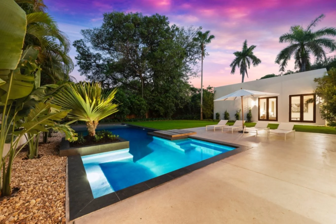 jpeg-optimizer_02-villa-backyard-pool.jpg