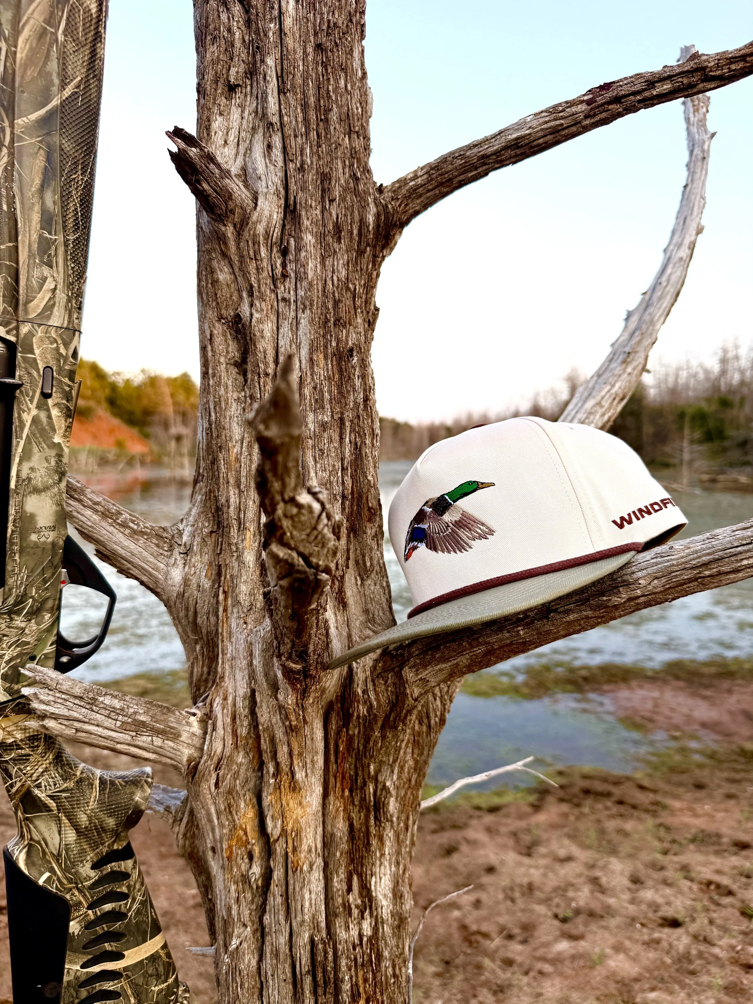FLYING MALLARD TRUCKER HAT - IVORY / SAGE