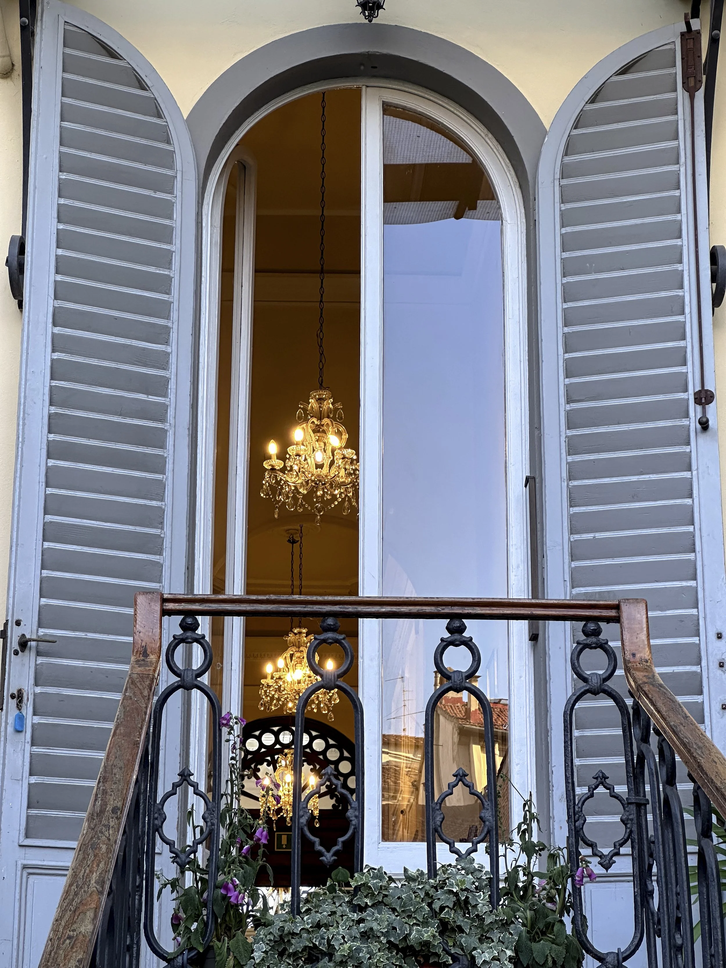 Behind | Florence | 2024