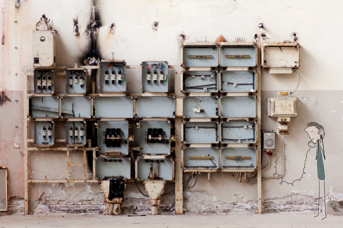 013 In gesprek - On the phone.jpg