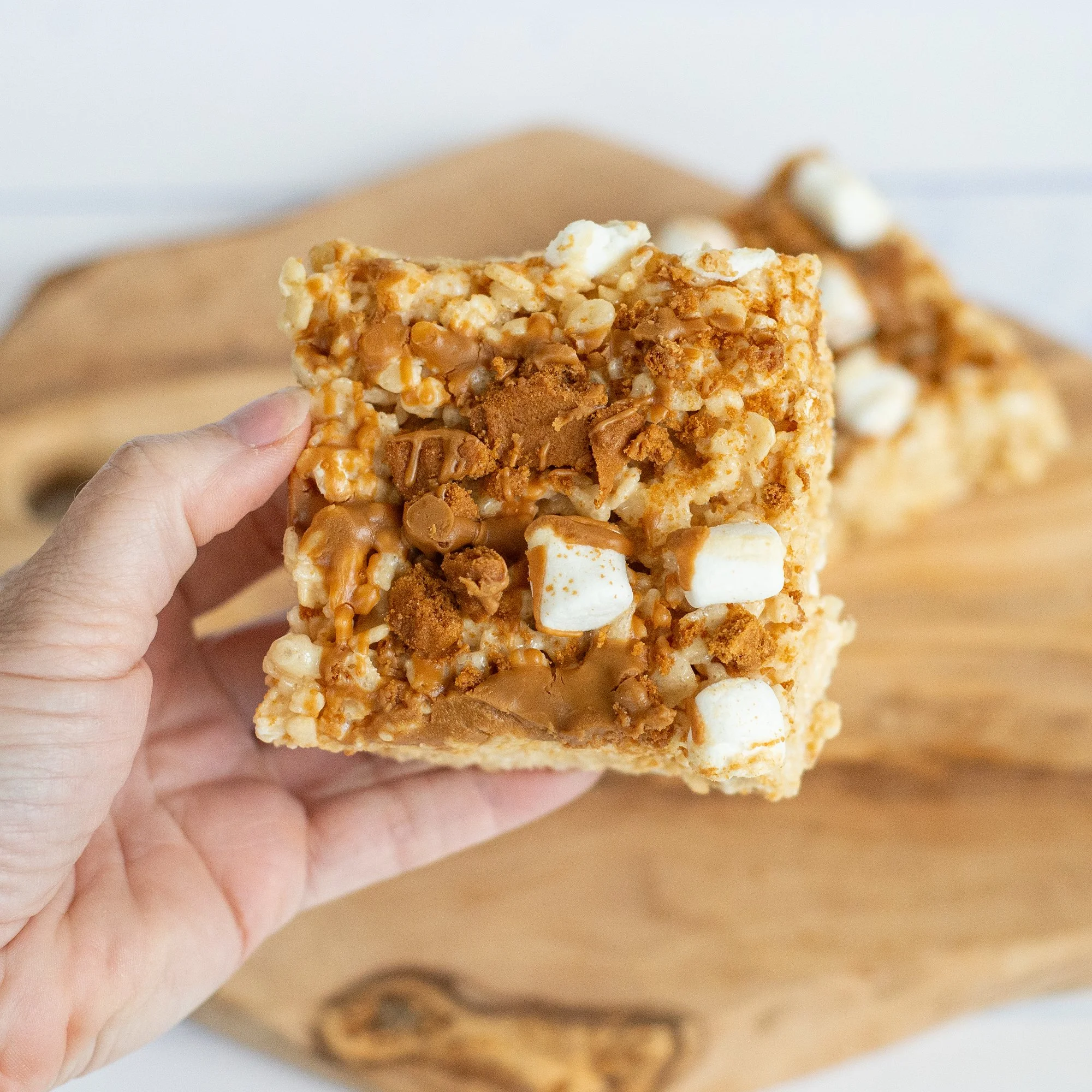 biscoff rice krispy treat 3.jpg