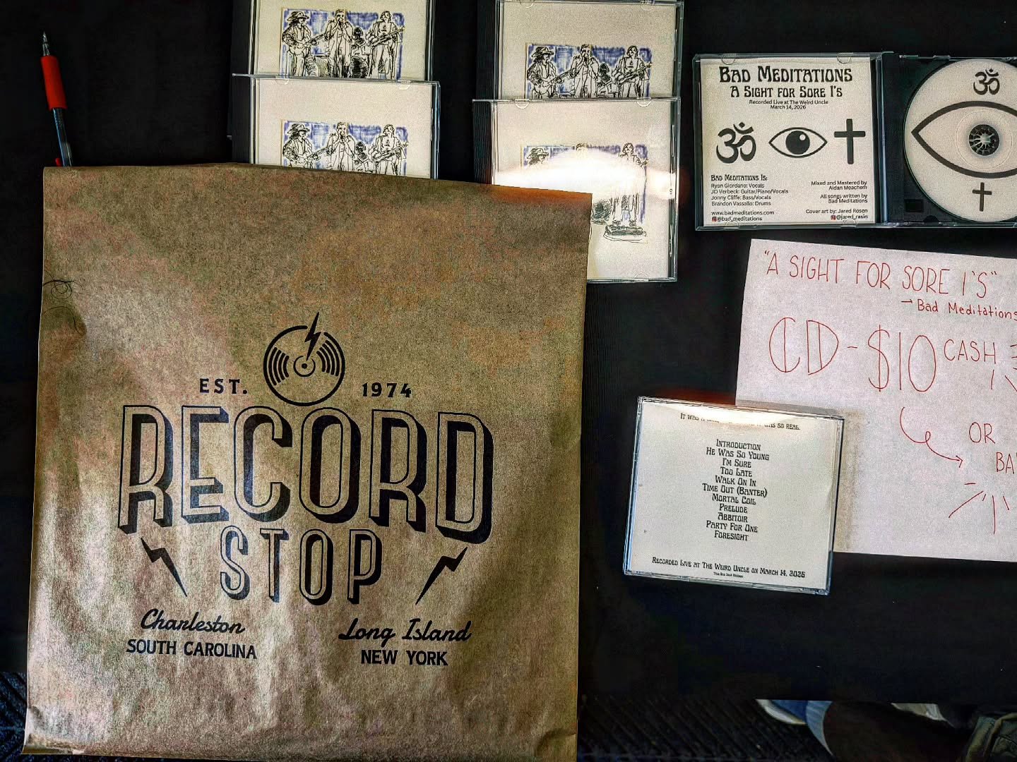 A little photo dump from our show @recordstopny, including shots of our lovely audience, our opener with the voice of an angel (BeautyiNdistortion), JD's signature pose, and lots of great dancing 💽🛑